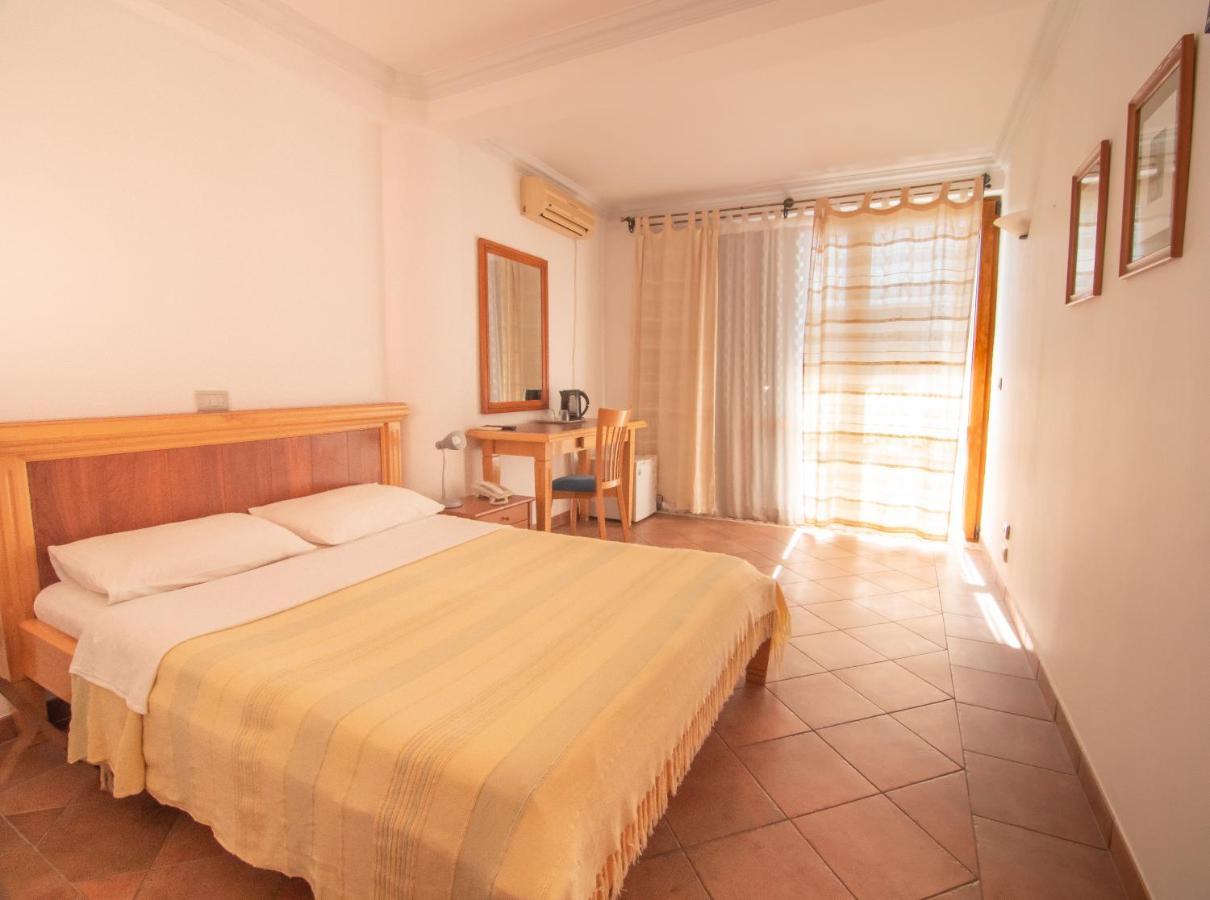 Apartments And Rooms Levantin Inn Sveti Stefan Luaran gambar